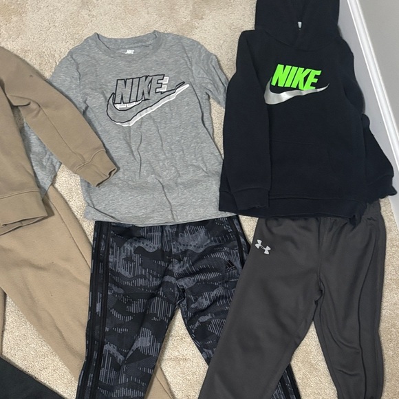 Boys lot size 4 Nike under armour and adidas - Picture 7 of 7